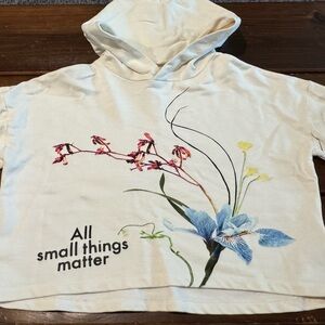 Molo Girls Crop Sweatshirt, Cream Floral decal, sz 152 (12-14)